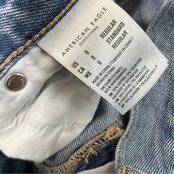 American Eagle Distressed Mom Jean Medium Wash High Rise Size 0 - Picture 3 of 7